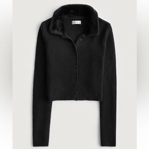 HOLLISTET FAUX FUR CARDIGAN